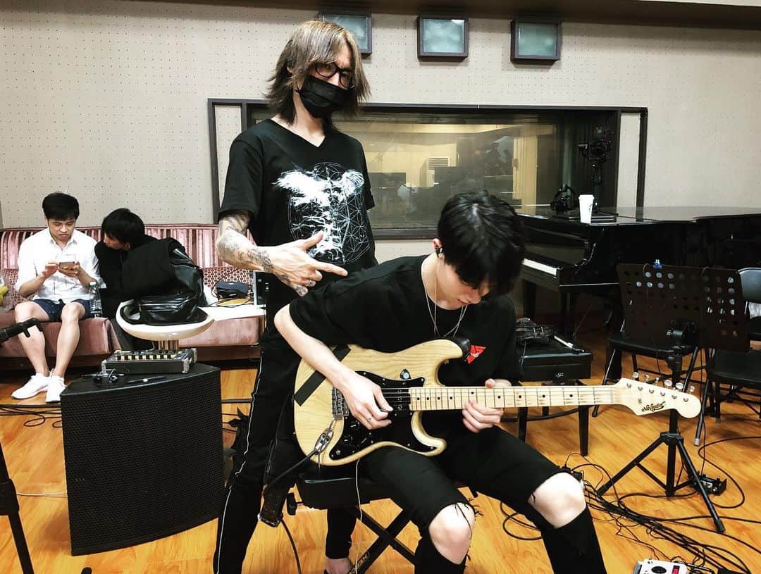 SUGIZOさんのインスタグラム写真 - (SUGIZOInstagram)「with VOGUE5 @ 北京.」7月3日 22時26分 - sugizo_official