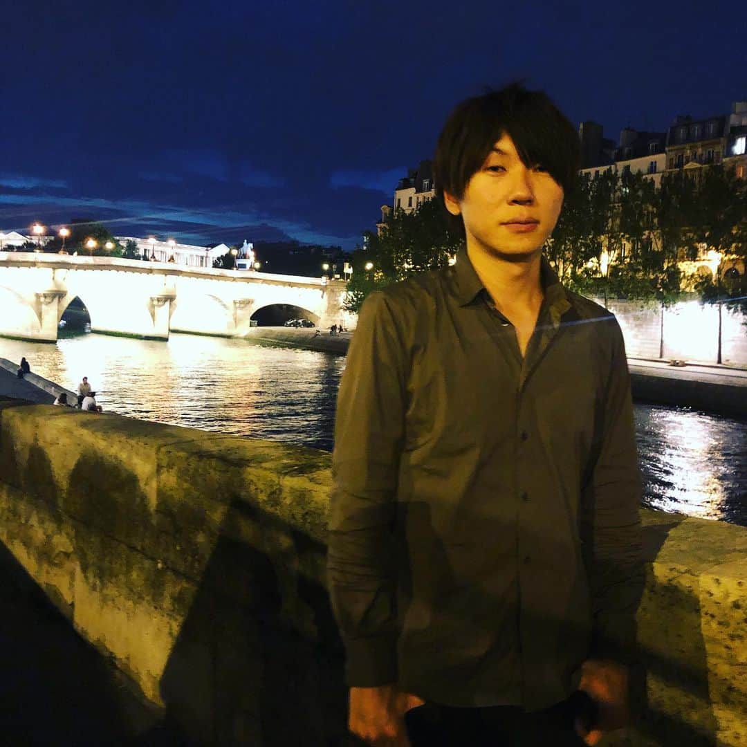 古市憲寿さんのインスタグラム写真 - (古市憲寿Instagram)「なんかこのひと眠そう。 #paris」7月3日 22時28分 - poe1985