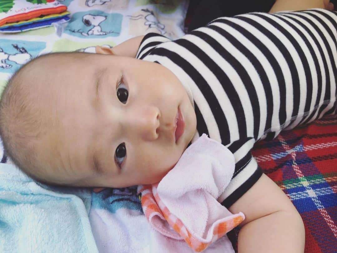 平山奈美のインスタグラム：「梅雨入りしてから大好きなピクが全くできない🏕 早くピクしたいね🐯👶🏻 . #雨の日みんななにしてる？ #ひたすら大雨洪水警報 #ピクしよ .  #梅雨入り #ピクニック #平成31年産まれ #男の子ベビー #男の子ママ  #新米ママ #笑顔  #生後4ヶ月 #赤ちゃん#赤ちゃんのいる暮らし #ママリ #プレママ #ママモデル #ベビスタグラム #コドモダカラ #ピクニック #baby #boy #smile #happy #cute #4months  #love #bye #mylove #picnic」