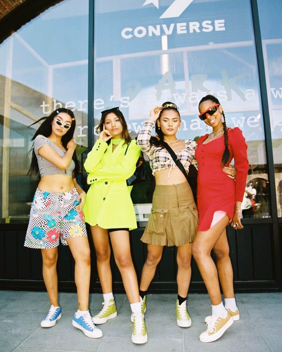 converseさんのインスタグラム写真 - (converseInstagram)「Last week we invited @nayva.official to our #ConverseRenew pop-up store in King’s Cross, London, where they experienced ways to bring new meaning to old things, because there's always a way to renew what we do. Check out @converse_london to see more from the event. #ConverseRenew coming July 5.」7月3日 22時38分 - converse