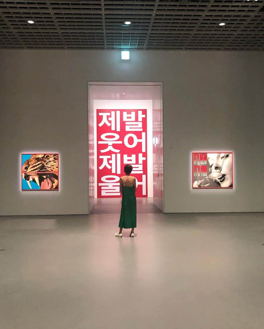 キム・ナヨンさんのインスタグラム写真 - (キム・ナヨンInstagram)「#barbarakruger」7月3日 22時40分 - nayoungkeem