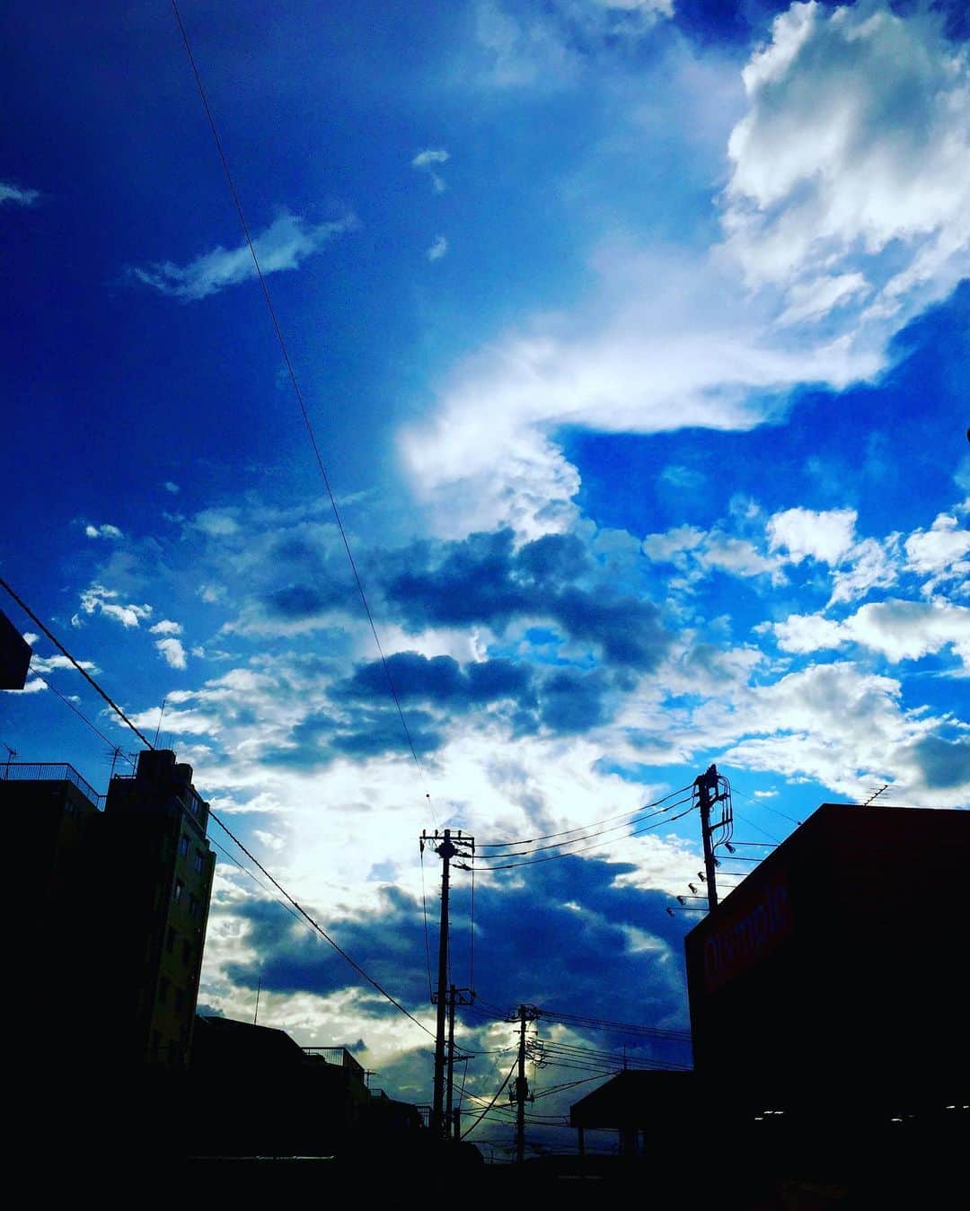のインスタグラム：「いつかの空」