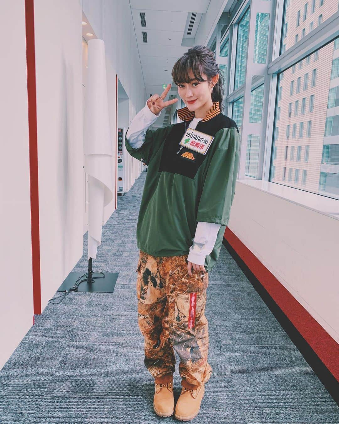 minan (lyrical school)さんのインスタグラム写真 - (minan (lyrical school)Instagram)「日本テレビ系列『今夜くらべてみました』SP﻿ ご覧くださった皆様、ありがとうございました！﻿ ﻿ ‪minanです！‬﻿ 普段はラップしたり歌ったり、ラジオで喋ったりトークイベントに出たりしています。﻿ ‪今回初収録で、上州のスターの方々と共演させていただき感無量です……！😭‬﻿ ‪出演者様並びに、スタッフの皆様、本当にありがとうございました！‬﻿ ﻿ ﻿ 私が所属するlyrical school (リリカルスクール)、普段は土日を中心にライブ活動しているラップグループです✔︎✔︎﻿﻿﻿ ﻿ フリーライブもたくさんありますし、﻿﻿﻿ ‪7/7にクラブチッタ川崎でライブやりますので、『#今夜くらべてみました』を機に知ってくださった皆様も是非ふらっとお気軽にお越しください~~！🥺‬﻿﻿﻿ ﻿﻿﻿ YouTubeにMVやライブ動画、各サブスクに曲もあるのでチェックしてくれたら嬉しいです🥰﻿﻿﻿ ﻿ ﻿詳しくは私minanのTwitterに書きましたので、﻿﻿ リリスク公式TwitterやHPと併せてご覧ください🙂🌈﻿﻿ ﻿ #今夜くらべてみました #今くら #部員No085﻿」7月3日 23時06分 - _manybooks_