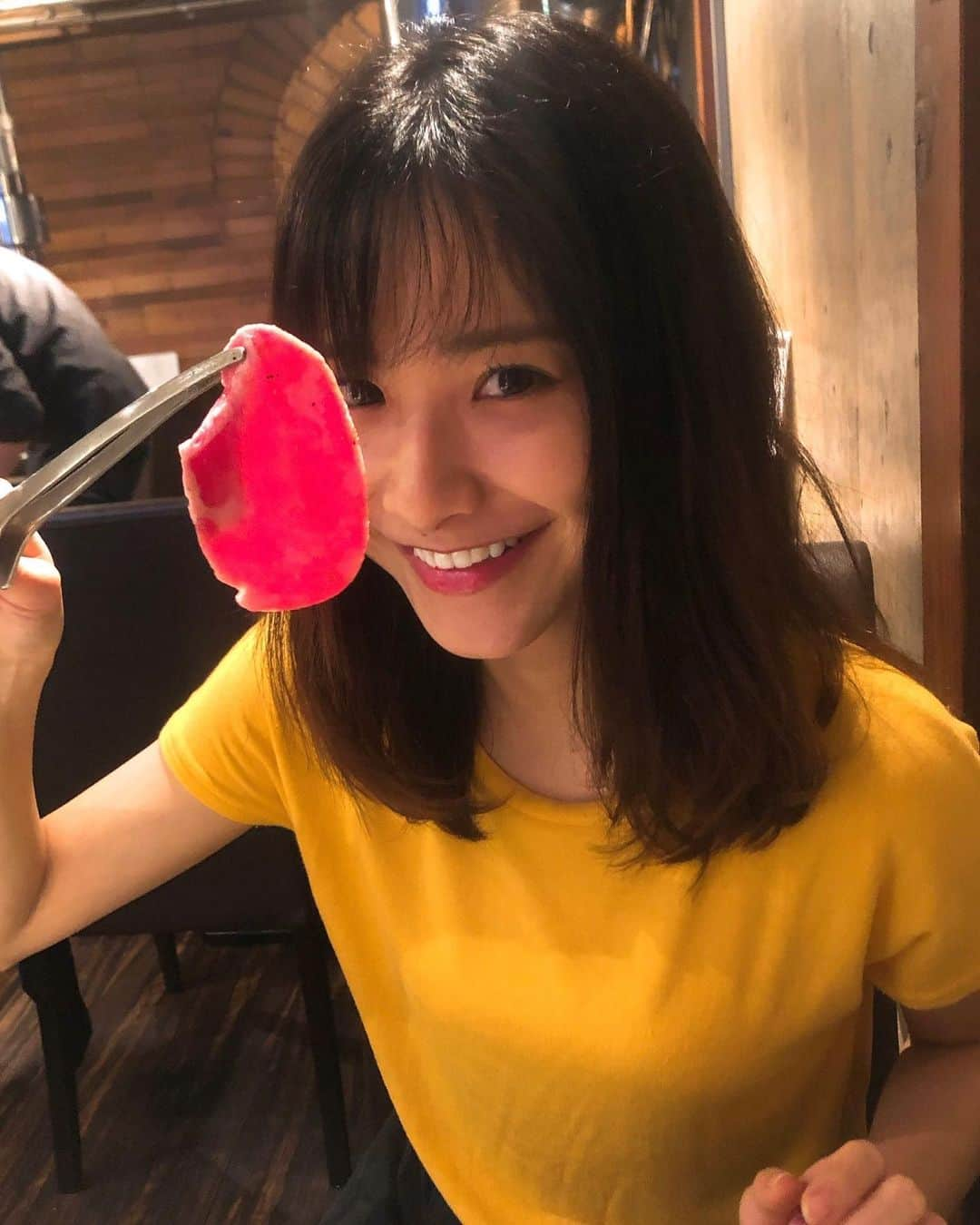 ヒガリノさんのインスタグラム写真 - (ヒガリノInstagram)「__ . 最近食事制限をしてたから 久々の焼肉にテンションが高まる比嘉です。 大好きな牛タン🤤🤤 好きなものを食べられるって 本当に幸せだなあ🥺🥺❤️ . #焼肉 #肉 #肉食女子 #牛タン #タン塩 #三軒茶屋 #かんてき #かんてき #神戸焼肉 #東京 #グルメ #インスタグルメ #比嘉梨乃 #meet #instagourmet #dinner #today #day #life #lifestyle #instame #instafood #tokyo」7月3日 23時06分 - __higarino__