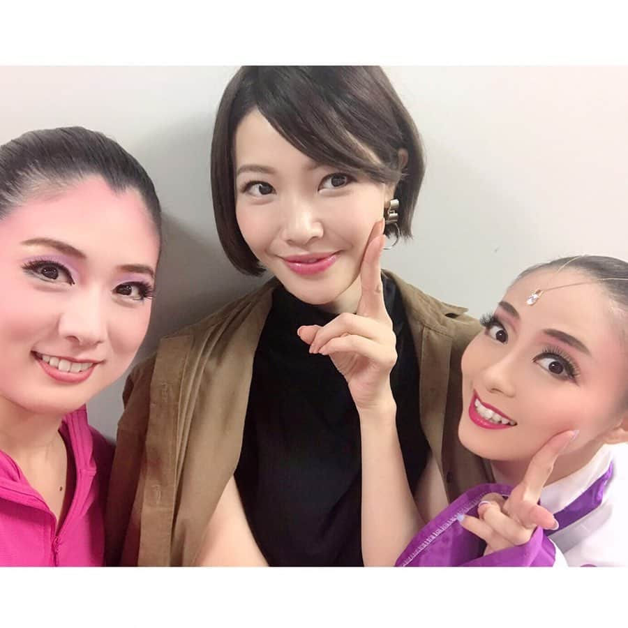 逢月あかりさんのインスタグラム写真 - (逢月あかりInstagram)「無事に千秋楽を迎えました😆✨ 沢山のお越しありがとうございました✨✨ . . れなさんもお越し下さりました😆❣️ 久しぶりにお会いできて嬉しかったです☺️ . #OSK#桜花昇ぼる さんと✨ #fabulousrevueboys #新百合ヶ丘 #レビューショー #空乃みゆ さん #十碧れいや さん #宝塚og」7月3日 23時07分 - akari.ouzuki