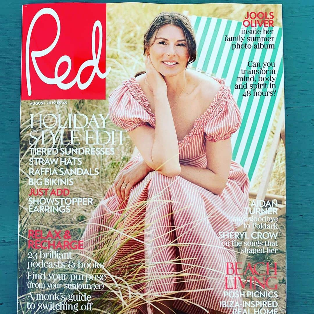 ジェイミー・オリヴァーさんのインスタグラム写真 - (ジェイミー・オリヴァーInstagram)「@joolsoliver on the cover of @redmagazine ❤️❤️」7月3日 23時15分 - jamieoliver