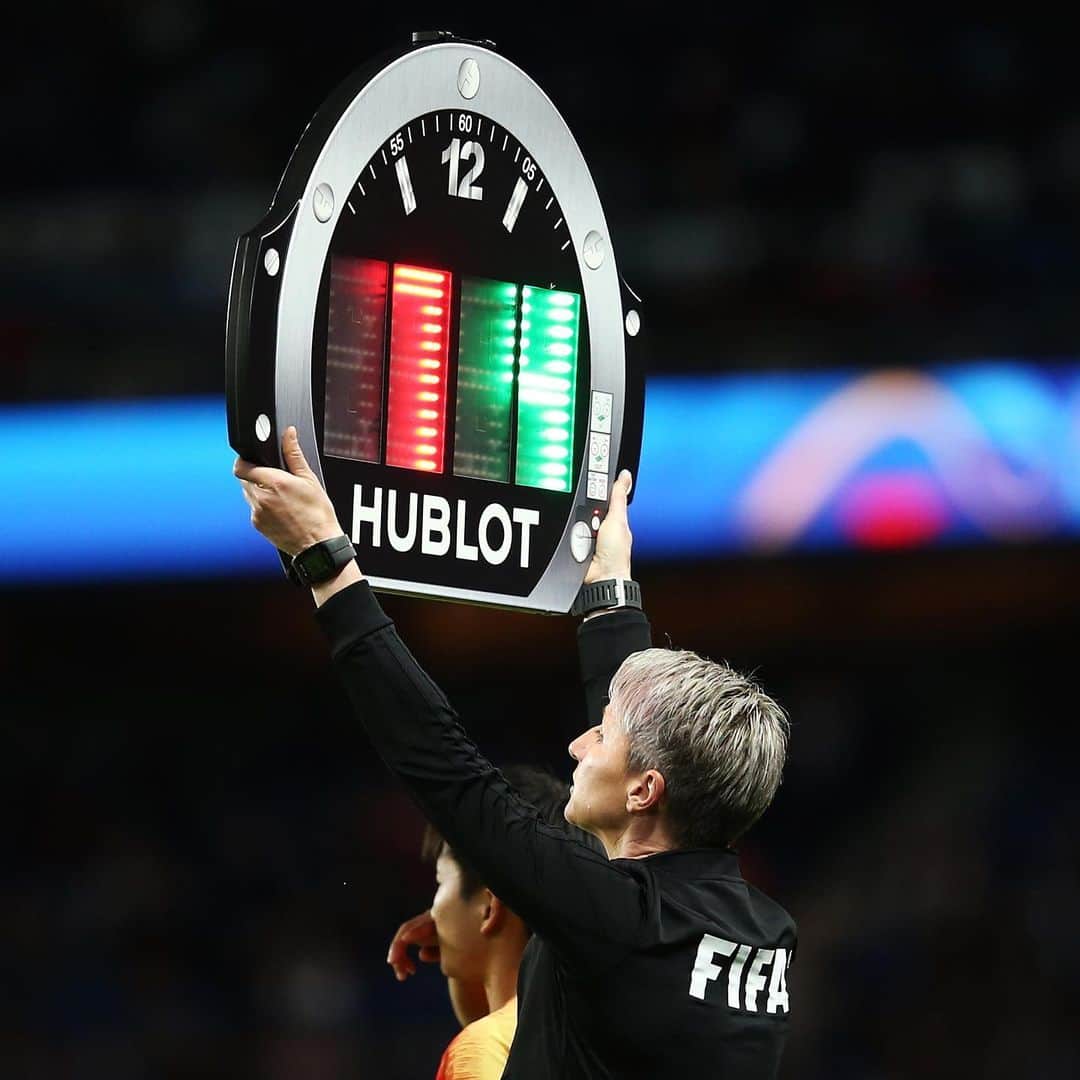 ウブロさんのインスタグラム写真 - (ウブロInstagram)「#FIFAWWC semi-final tonight! Hublot, Official Timekeeper of the Fifa #WomensWorldCup 2019. Which team are you supporting? 🇳🇱 🇸🇪 Post your team's flag in our comments! #HublotLovesFootball @fifaworldcup」7月3日 23時37分 - hublot