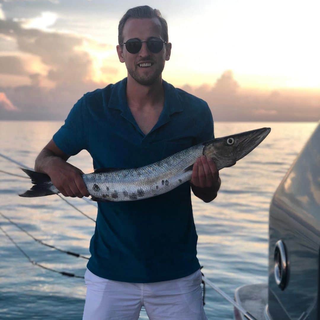 ハリー・ケインのインスタグラム：「Successful fishing trip! 🎣🐟☀️ #barracuda #fishing」