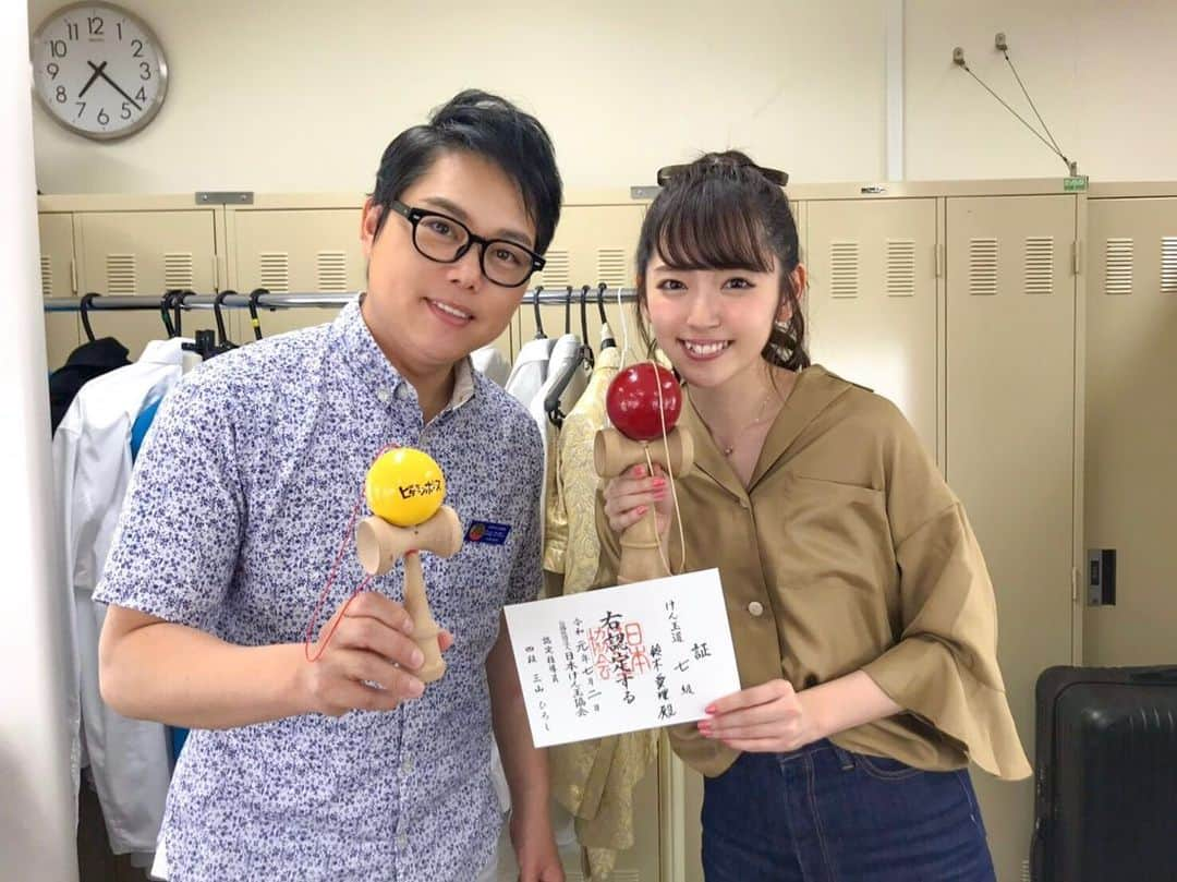 鈴木愛理さんのインスタグラム写真 - (鈴木愛理Instagram)「✴︎ 先日の『うたコン』にて😉💗 . 笑いがテーマの昨夜のうたコン、リハーサルから笑いすぎて楽しすぎて、ほっぺが痛いほどでした😂💗 . 素敵すぎる、豪華すぎる方々と並ばせていただいて、中々共演することの出来ないミュージカル俳優の皆様とも同じ空間で歌わせていただけて、幸せすぎました！夢なのかと！！！😌 . 始まる前に、三山ひろしさんのけん玉検定受けさせて頂いて七級もらったのですが、本番は乗っからなかった😂 . けん玉検定の動画も後ほど載せますね！！ . #うたコン #鈴木愛理」7月3日 23時49分 - airisuzuki_official_uf