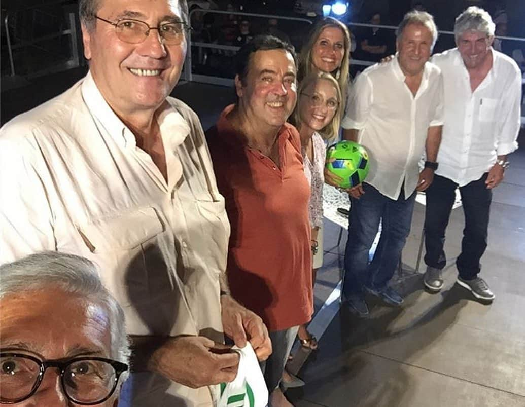 ジーコさんのインスタグラム写真 ジーコinstagram Aqui Na Italia Mas Precisamente Em Castiglion Fiorentino Para Receber O Premio Internacional Fair Play Com O Amigo E Ex Companheiro Franco Causio Tambem Premiado Sua Esposa Andreia Com Os Campeoes