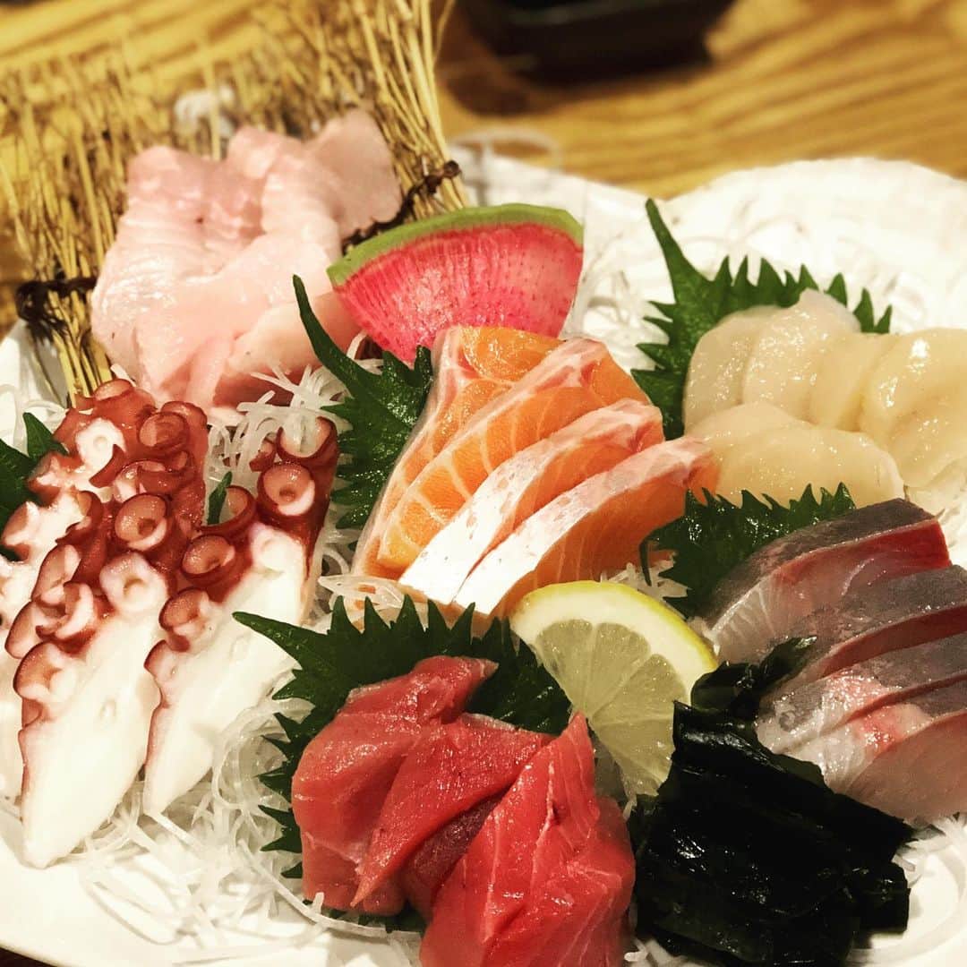 鈴木央紹のインスタグラム：「松川カレイと塩水ウニが特に最高でした！ #打ち上げ #ヒサログ」