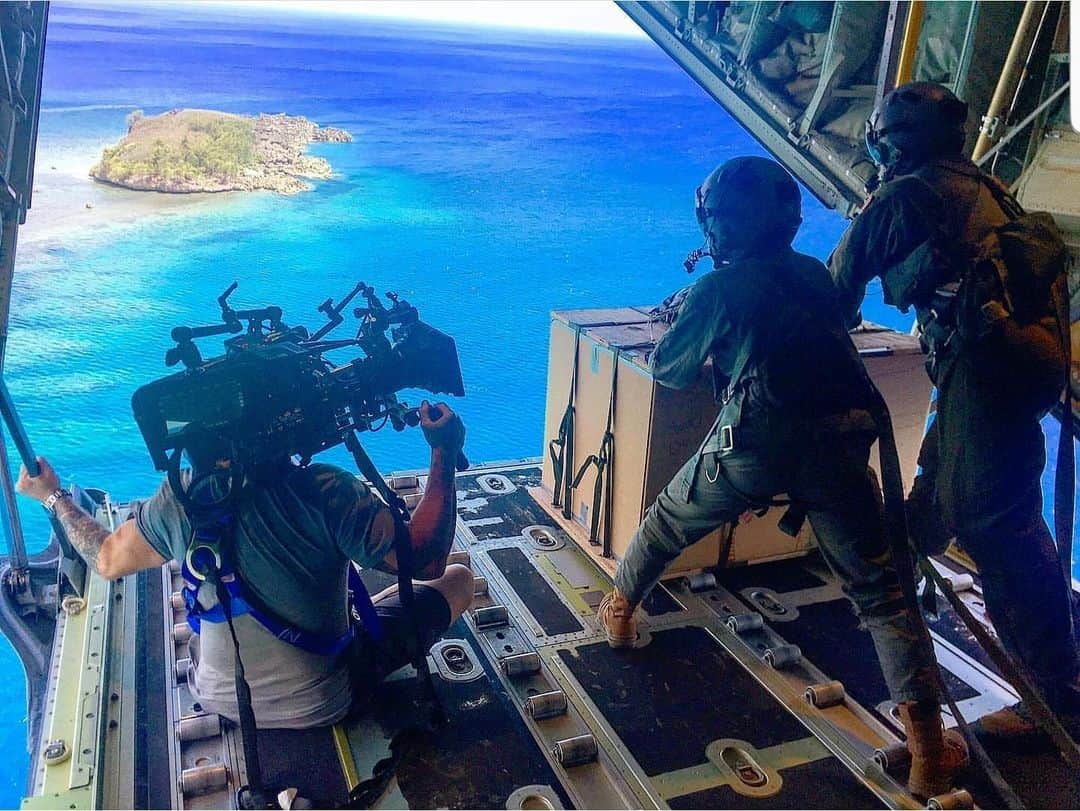 カテリーナ・グレアムさんのインスタグラム写真 - (カテリーナ・グレアムInstagram)「What a ride!! Thank you so much to my @netflix fam, Brad Krevoy @amandaphillipsatkins and @realmartinwood for wanting to tell the story of the real life Air Force mission #operationchristmasdrop Excited for the world to see the compassion and bad assness of the Anderson Air Force Base, Navy, @alexanderludwig Broshear, Travis and Yakota crew. My mind is totally blown. And thank you to the Chamarro people of Guam for your uncompromising kindness and enlightenment. 2020!!!」7月4日 5時46分 - katgraham