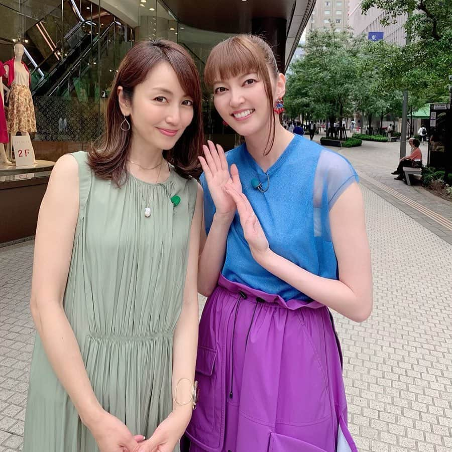 矢田亜希子さんのインスタグラム写真 - (矢田亜希子Instagram)「今日はなんと朝夏まなとさんとロケしてきました！お誘いいただきまして日比谷を一緒に散策してきましたよ！嬉しい。放送は 8月10日(土)18：30〜 BS-TBS『Sound inn ″S″』です。 朝夏さんが歌番組に出演されます！楽しみ‼︎ #矢田亜希子 #akikoyada #ロケ#日比谷#宝塚#朝夏まなと さん#飲茶美味しかった#楽しかった#まあさま#初共演#stunninglure #cocoshnik」7月4日 0時22分 - akiko_yada