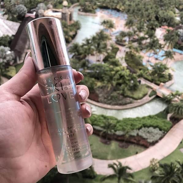 BECCAさんのインスタグラム写真 - (BECCAInstagram)「How would you describe your relationship with #BECCASkinLove Glow Shield Prime & Set Mist? 🥰 = LOVE 🤩 = NEED 🤔 = It's a maybe for me! -  Shop at @UltaBeauty 📷@ashglam_ #Repost」7月4日 0時23分 - beccacosmetics