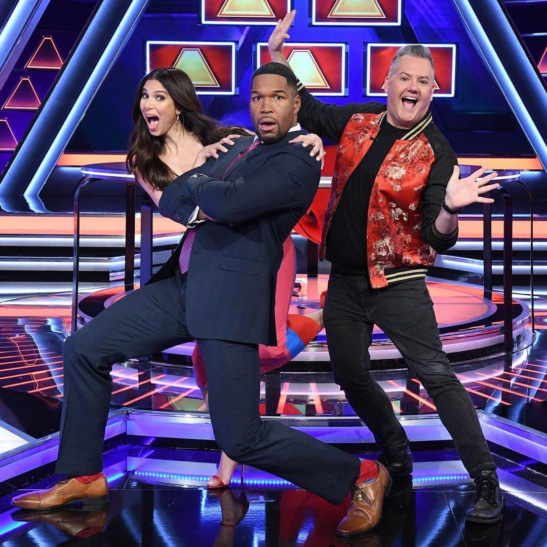 ロゼリン・サンチェスさんのインスタグラム写真 - (ロゼリン・サンチェスInstagram)「#SummerFunAndGames is back and I’m on #100KPyramid Sunday starting at 9|8c on ABC! @pyramidabc」7月4日 0時28分 - roselyn_sanchez