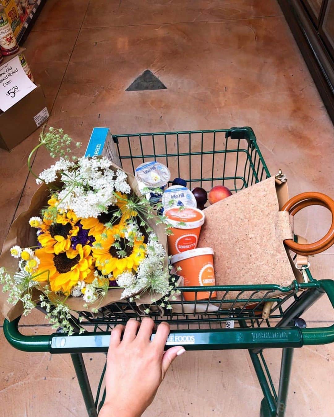 Whole Foods Marketさんのインスタグラム写真 - (Whole Foods MarketInstagram)「Taking a cue from @savoringtheflavoring, @consciouslychloe and @rachlmansfield and stocking up on ice cream, flowers and lots of produce for tomorrow's festivities. What's in your #FourthofJuly cart? #LocalatWholeFoods #Sponsored」7月4日 0時49分 - wholefoods