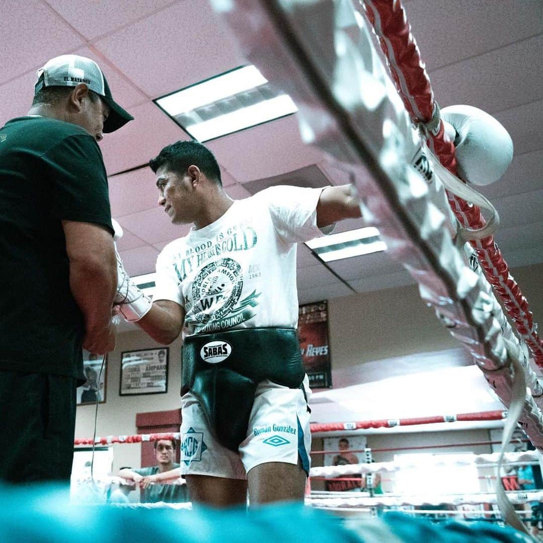 ローマン・ゴンサレスさんのインスタグラム写真 - (ローマン・ゴンサレスInstagram)「#teamchocolatito #teiken #wbc #coachella #brotherhood #teamcaballero #vamospormas #conlaayudadedios #boxeo #boxing #gym #training #undiaalavez #diosadelante #diosteama #arribanicaragua 📸 @santosliz_ 🔥🙏🏾」7月4日 1時05分 - chocolatito87