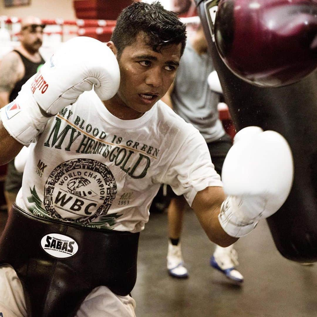 ローマン・ゴンサレスさんのインスタグラム写真 - (ローマン・ゴンサレスInstagram)「#teamchocolatito #teiken #wbc #coachella #brotherhood #teamcaballero #vamospormas #conlaayudadedios #boxeo #boxing #gym #training #undiaalavez #diosadelante #diosteama #arribanicaragua 📸 @santosliz_ 🔥🙏🏾」7月4日 1時05分 - chocolatito87