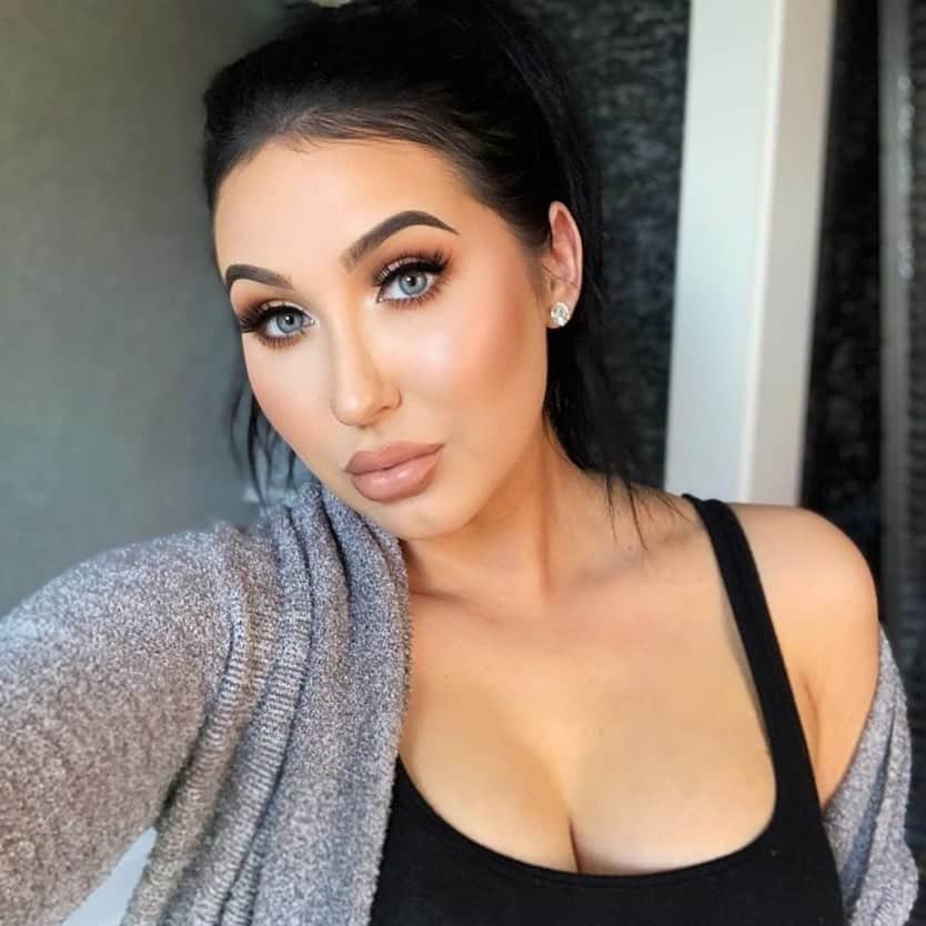 Teen Vogueさんのインスタグラム写真 - (Teen VogueInstagram)「Another day, more beauty drama. Following her controversial lipstick launch, beauty YouTuber Jaclyn Hill deleted ALL of her social media. 🙊 Get the details at the link in bio.」7月4日 1時00分 - teenvogue
