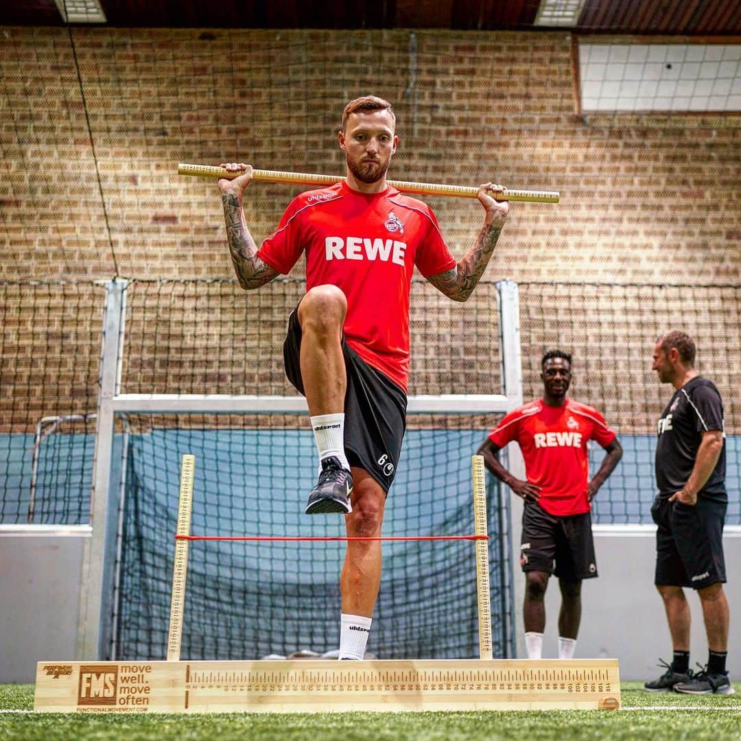 マルコ・ヘーガーのインスタグラム：「Keep the balance 🤸🏻‍♂️ @fckoeln 🐐 #balance #preseason #training #together #team #blessed #positivevibes #effzeh #köln #mh6 #liebedeinestadt #focus」