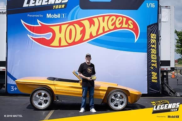 Hot Wheelsさんのインスタグラム写真 - (Hot WheelsInstagram)「Are we dreaming!? Paul Jurewicz and his customized ’57 Studebaker named, “Dream Roadster” is the REAL DEAL. Based on the iconic 1978 Tiger Shark that he used to own, Paul found a 1957 Studebaker body in a junkyard, and did all of the metal work, paint and engine work by hand in his garage. And 15 years later, 💥BOOM💥. Talk about making a dream become a reality! Congratulations, Paul! . . . . #Detroit #hotwheels #studebaker #customcars #carsofinstagram」7月4日 2時00分 - hotwheelsofficial