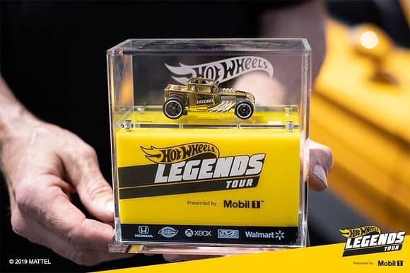 Hot Wheelsさんのインスタグラム写真 - (Hot WheelsInstagram)「Are we dreaming!? Paul Jurewicz and his customized ’57 Studebaker named, “Dream Roadster” is the REAL DEAL. Based on the iconic 1978 Tiger Shark that he used to own, Paul found a 1957 Studebaker body in a junkyard, and did all of the metal work, paint and engine work by hand in his garage. And 15 years later, 💥BOOM💥. Talk about making a dream become a reality! Congratulations, Paul! . . . . #Detroit #hotwheels #studebaker #customcars #carsofinstagram」7月4日 2時00分 - hotwheelsofficial