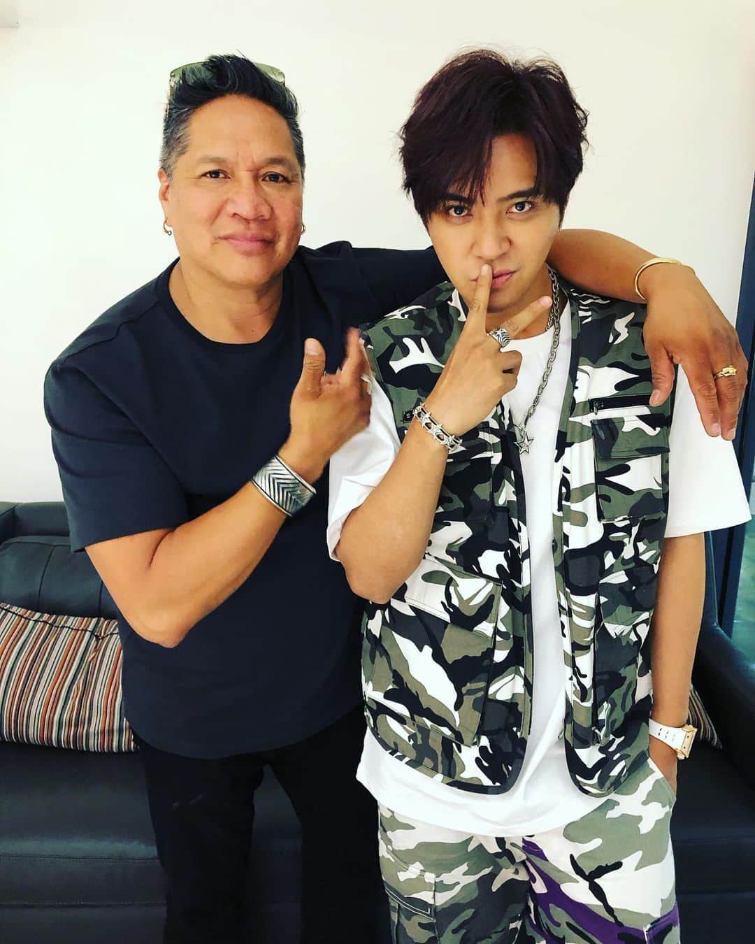 コディ サンダーソンのインスタグラム：「Good times with my new friend in Taipei @showlo」