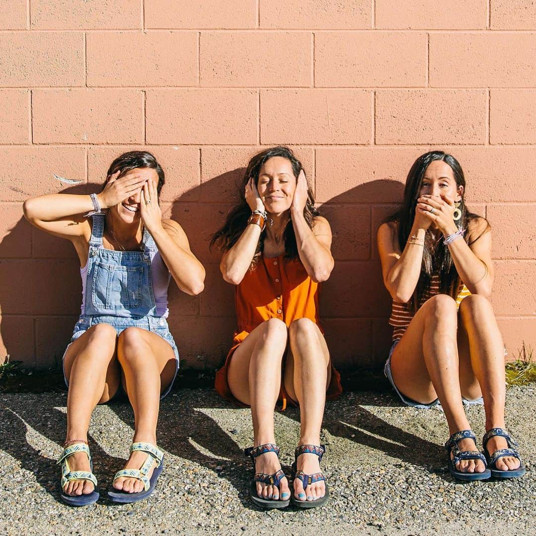 Tevaさんのインスタグラム写真 - (TevaInstagram)「Triplet sisters = 300x the fun. No matter how far apart or hectic, Teva Explorer @kylie.fly meets up with her ride-or-die triplet sisters, @lisarondo and @meganhollenback for their birthday. Tap the link in bio to tag along with their latest reunion in the forests and streams near their family cabin in Idaho. 📸: @kylie.fly」7月4日 2時27分 - teva