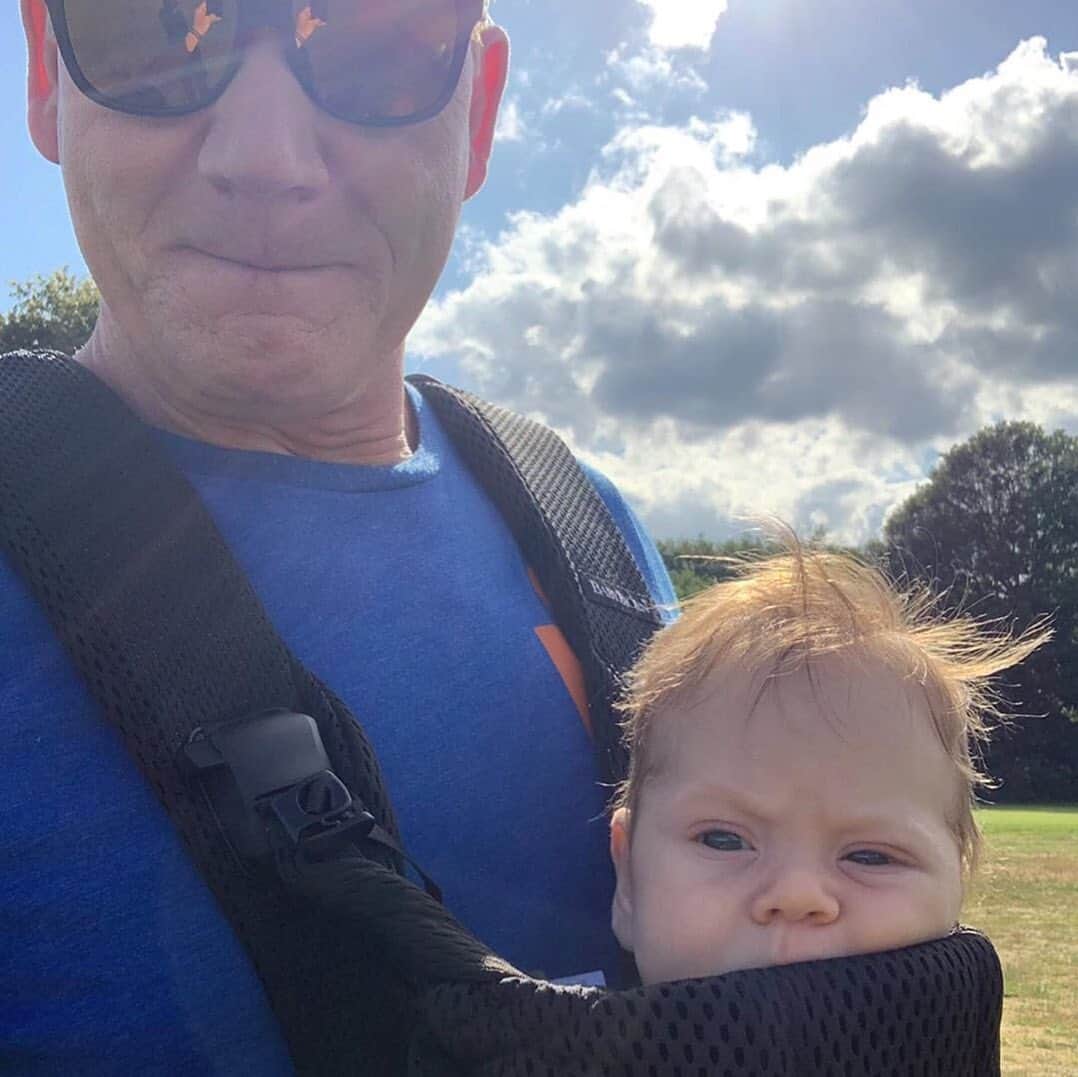 People Magazineさんのインスタグラム写真 - (People MagazineInstagram)「Gordon Ramsay and his baby boy are enjoying the great outdoors! ❤️ The celebrity chef took Oscar James to the park for an adorable father-son outing in the summer sun. | #Regram @gordongram」7月4日 2時31分 - people