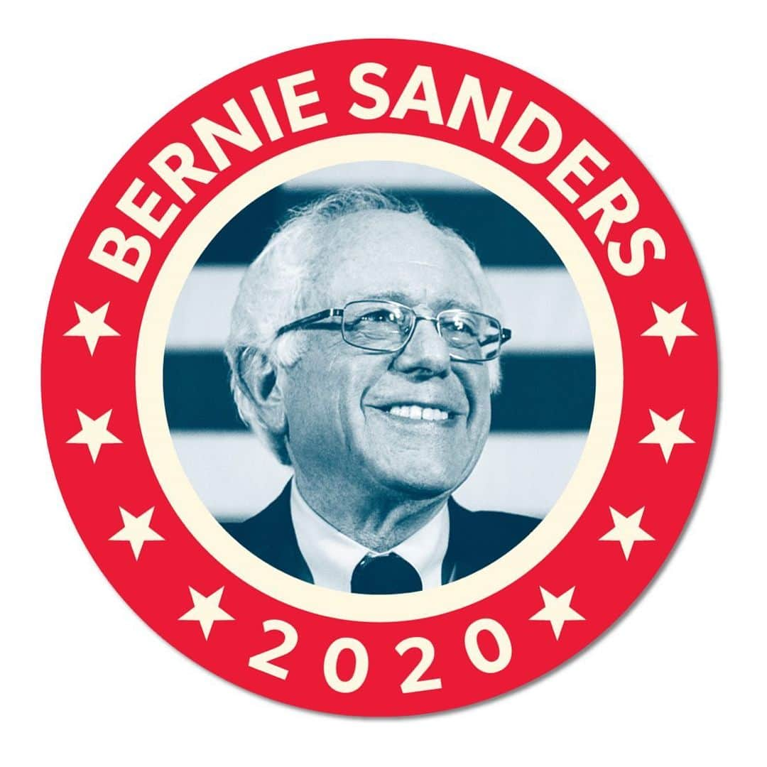 バーニー・サンダースさんのインスタグラム写真 - (バーニー・サンダースInstagram)「Donate any amount and we’ll send you this new FDR-inspired Bernie sticker! Link in bio.  Bernie wants to continue President Franklin Delano Roosevelt’s vision of an Economic Bill of Rights to guarantee health care for all, education for all, and jobs for all. Join us in making that vision a reality today.」7月4日 3時01分 - berniesanders