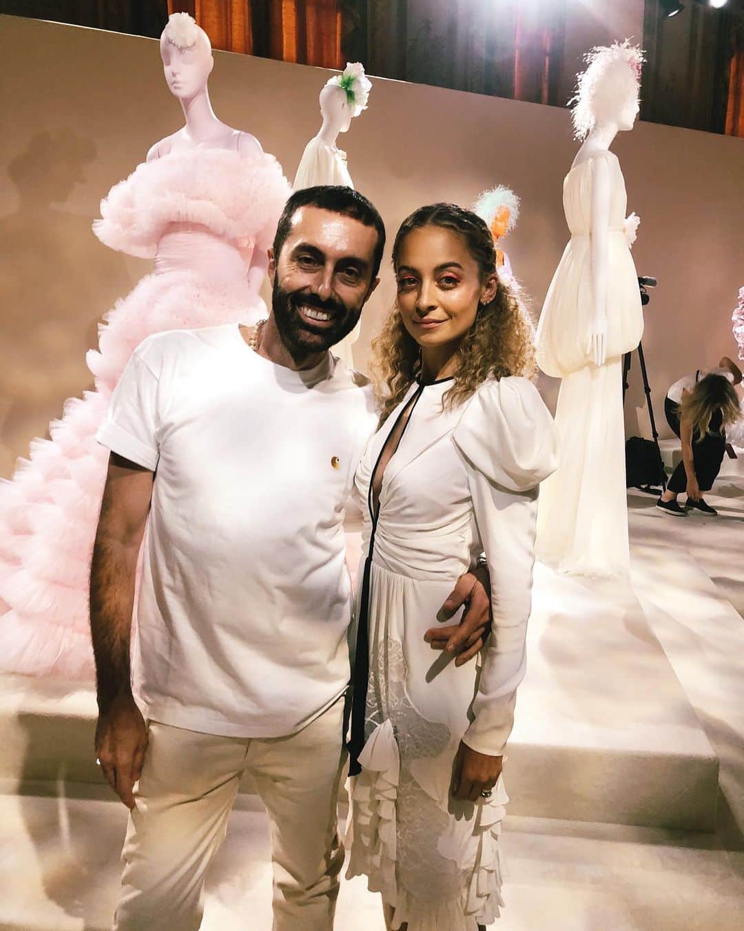ニコール・リッチーのインスタグラム：「@giambattistavalli 🇫🇷💋」