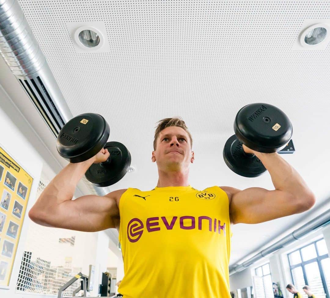 ボルシア・ドルトムントさんのインスタグラム写真 - (ボルシア・ドルトムントInstagram)「💪 @lukaszpiszczek_lp26 💪 #hardwork #borussiadortmund #lukaszpiszczek #training #bvb #bvb09」7月4日 4時00分 - bvb09