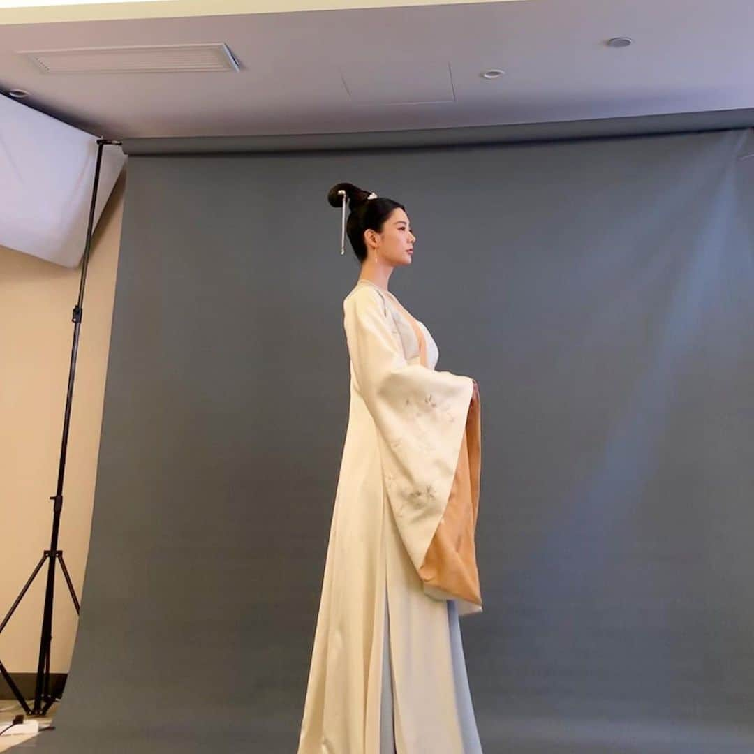 クララさんのインスタグラム写真 - (クララInstagram)「It was one of my dreams to shoot a ancient china movie 🎥 #dreamcometrue #shootingnewmovie #hengdianworldstudios」7月4日 14時13分 - actressclara