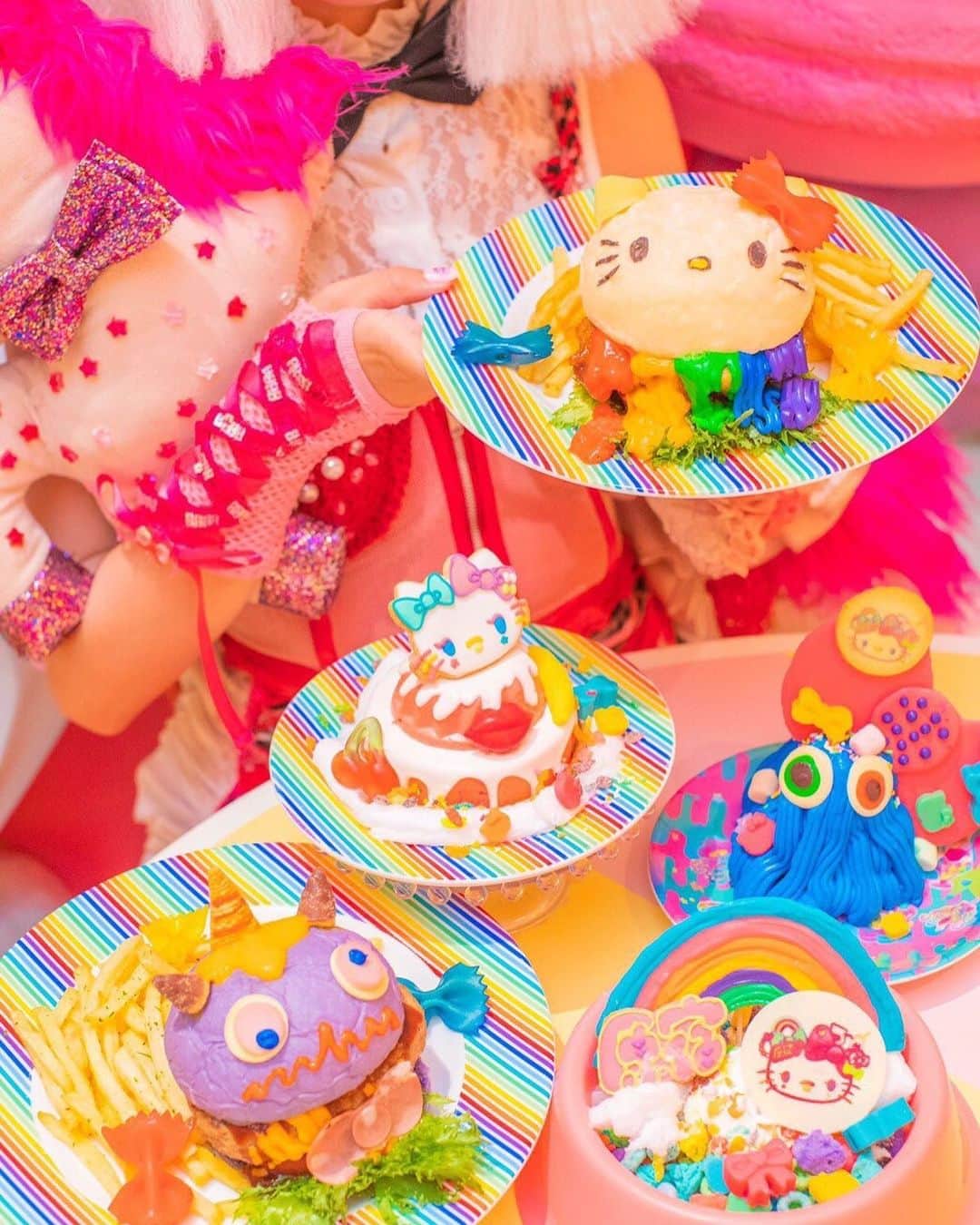 KAWAII MONSTER CAFEさんのインスタグラム写真 - (KAWAII MONSTER CAFEInstagram)「Are you ready for it?😍 Our special collaboration with @hellokitty 🎀❤️🧡💛💚💙💜 From 12th July🌈and we also have special collaboration area with @hellokitty Call us for reservation😊👌 #kawaiimonstercafe #monstercafe #カワイイモンスターカフェ  #destination #tokyo #harajuku #shinuya #art #artrestaurant #colorful #color #pink #cafe #travel #trip #traveljapan #triptojapan #japan #colorfulfood #rainbow #rainbowcake #rainbowpasta #strawberry #pancakes #takeshitastreet #harajukustreet #harajukugirl #tokyotravel #onlyinjapan #hellokitty」7月4日 14時27分 - kawaiimonstercafe