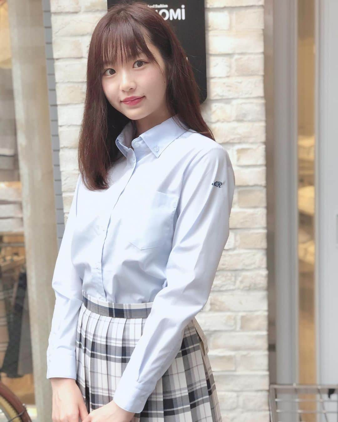 制服専門店CONOMiさんのインスタグラム写真 - (制服専門店CONOMiInstagram)「新作の長袖ボタンダウンシャツが 入荷しました♥️﻿﻿♪ ポッケも付いていたり 襟にボタンも付いています✨ ﻿ モデル(@yabusaya0928 ) 身長→170cm﻿﻿ ⭐️着用サイズ﻿﻿ 長袖シャツ→M ベスト→M ﻿ ﻿ ﻿ 長袖(ボタンダウン)シャツ→¥5200 ネクタイ→¥1900﻿﻿ スカート¥9800﻿﻿ ベスト→¥5200 ⚠️全て税抜きの金額です✨✨﻿﻿ ﻿ ﻿ #CONOMi#制服#お洒落#写真#photo#カメラ#fashion#code#スカート#skirt#可愛い#高校生#jk#ポートレート#清楚#highschool#school#ボタンダウンシャツ#モデル#アイドル#雑誌#ドラマ#ベスト#テレビ#モデル撮影#교복#아이돌#모델#model」7月4日 14時47分 - conomi_official