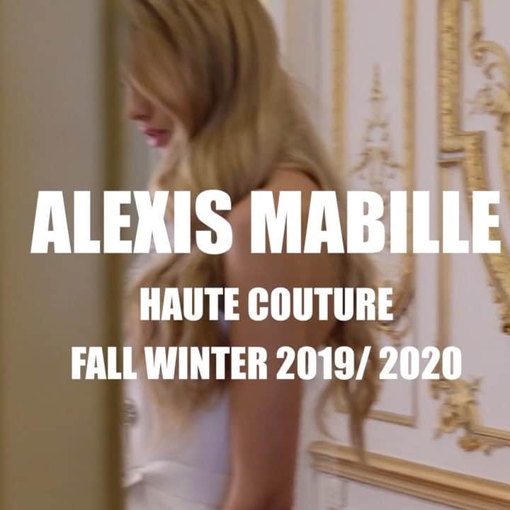 アレクシマビーユのインスタグラム：「My new Haute Couture collection opus 1 @alexismabille « tête a tête » FW2019/20 full video on  https://youtu.be/bJuDpu7mw2w  Shot @julietrannoy hair @odilegilbert_official with @lorealpro makeup @lloydsimmondsmakeup with @macpro soundtrack @emmanuelcaurel  thanks to the dreamteam #alexismabille #alexismabillehautecouture #hautecouture #inthemood #teteatete #lorealprofessionel #maccosmetics #odilegilbert #lloydsimmons #julietrannoy #parishautecouture #emmanuelcaurel」