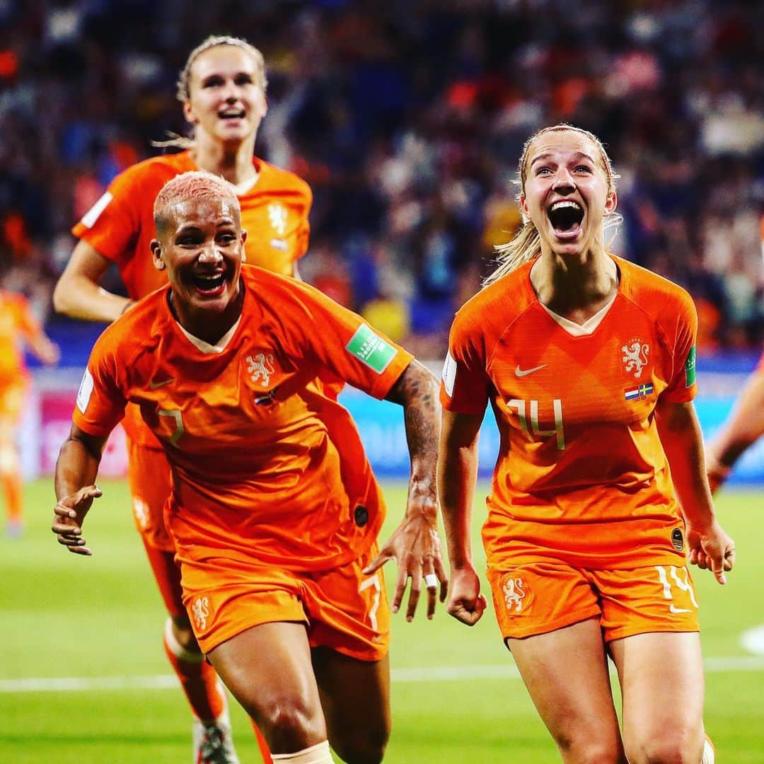 FIFAワールドカップさんのインスタグラム写真 - (FIFAワールドカップInstagram)「✏️ [CAPTION THIS] 🔎 Clue: 🇳🇱 will take part in their first-ever #FIFAWWC Final! #Netherlands 🍊 #oranjeleeuwinnen #LaGrandeFinale #Lyon #France」7月4日 6時58分 - fifaworldcup