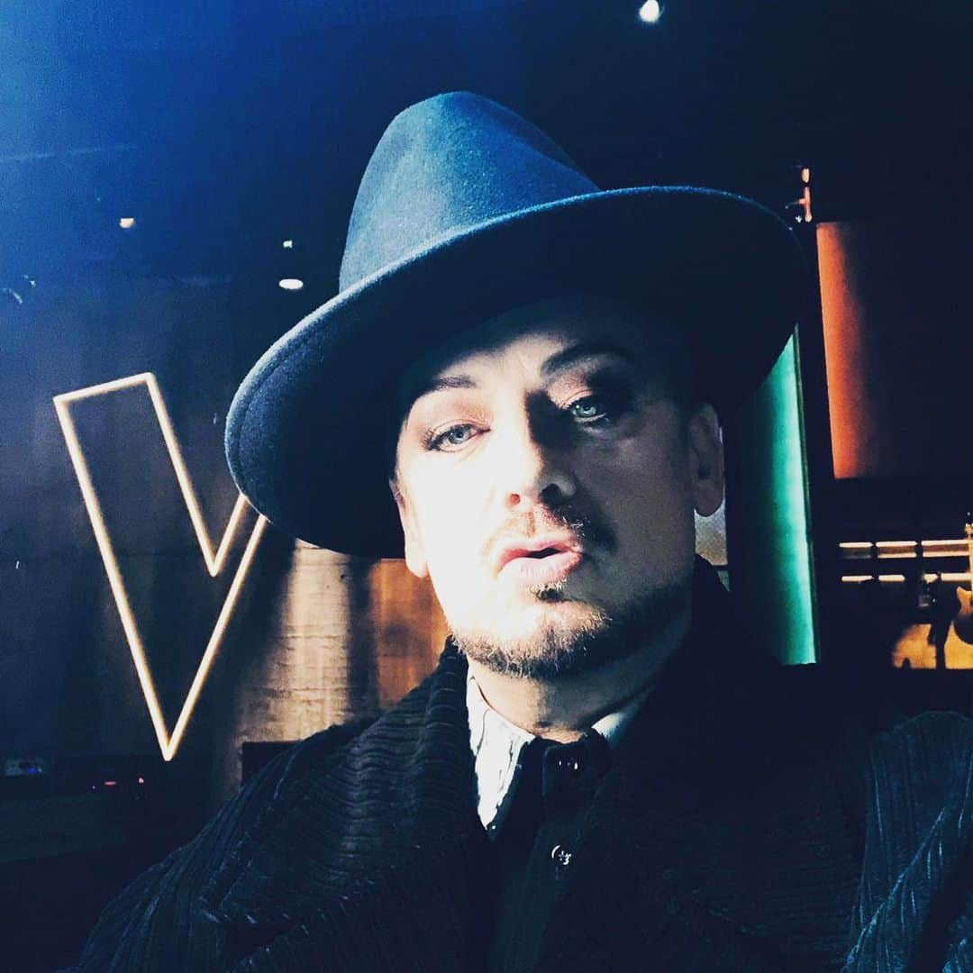 ボーイ・ジョージさんのインスタグラム写真 - (ボーイ・ジョージInstagram)「#TheVouceAu Mentoring sessions! #2019」7月4日 7時13分 - boygeorgeofficial