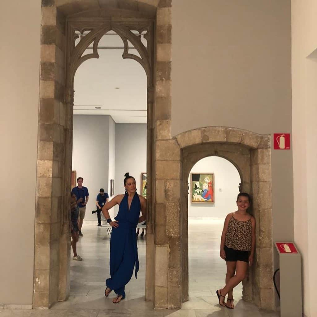 Claudia Raiaさんのインスタグラム写真 - (Claudia RaiaInstagram)「Em um dos lugares pelo qual eu sou APAIXONADA 🥰 Museo Del Picasso aqui em Barcelona, é emocionante sentir essas obras de perto... sim aqui é tão maravilhoso que você sente a arte, fundado em 1963, o museu conta com um acervo de mais de 4 mil obras de Pablo Picasso, é lindo de verdade, espetacular!!!」7月4日 7時30分 - claudiaraia