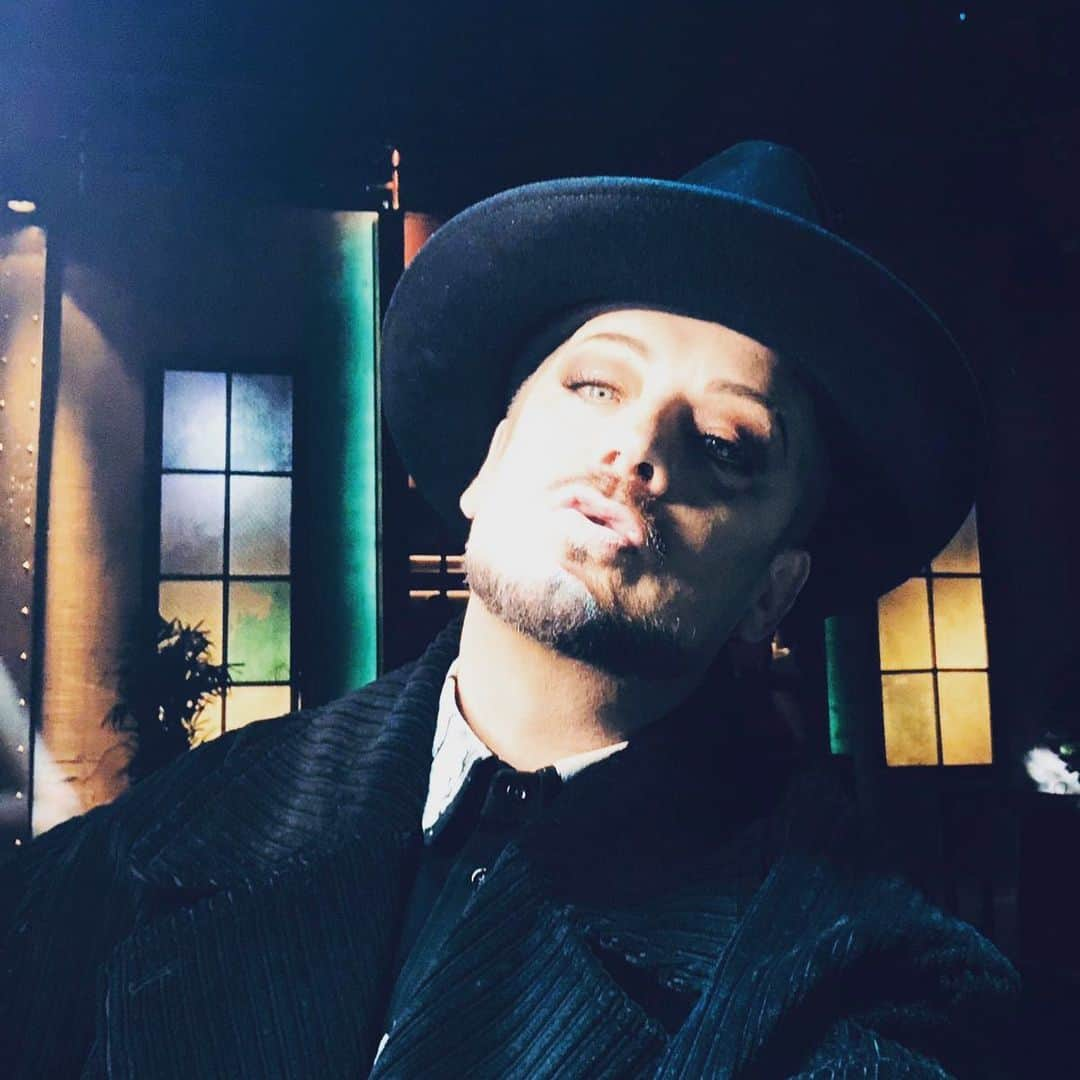 ボーイ・ジョージさんのインスタグラム写真 - (ボーイ・ジョージInstagram)「@thevoiceau #TheVoiceAU #Mentoring #2019」7月4日 7時38分 - boygeorgeofficial