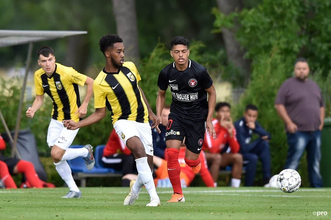 フィテッセさんのインスタグラム写真 - (フィテッセInstagram)「De eerste oefenwedstrijd van het seizoen ging nipt verloren...⠀⠀⠀⠀⠀⠀⠀⠀⠀ ⠀⠀⠀⠀⠀⠀⠀⠀⠀ ⠀⠀⠀⠀⠀⠀⠀⠀⠀ Het werd 4-3 voor FC Midtjylland ⚽️🇵🇱 ⠀⠀⠀⠀⠀⠀⠀⠀⠀ ⠀⠀⠀⠀⠀⠀⠀⠀⠀ ⠀⠀⠀⠀⠀⠀⠀⠀⠀ #Vitesse」7月4日 7時33分 - mijnvitesse