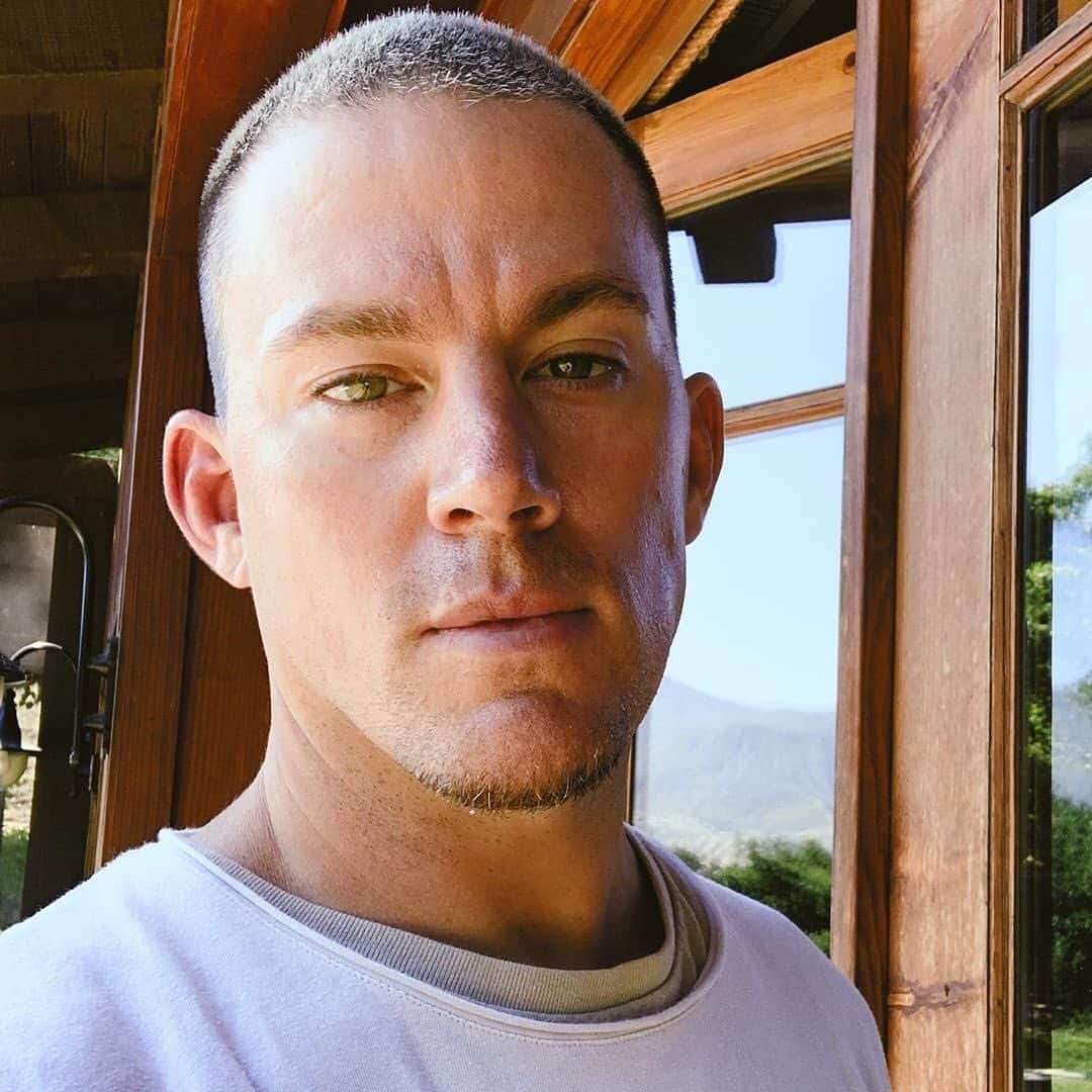 E! Onlineさんのインスタグラム写真 - (E! OnlineInstagram)「Here’s what you missed in pop-culture while Instagram was down: Channing Tatum filed a restraining order against a stalker who broke into his house and made herself comfortable for TEN days. #TheBachelorette's Kaitlyn Bristowe stood up against those slut-shaming Hannah B. James Franco is now involved in Johnny Depp and Amber Heard's legal drama and John Legend and Chrissy Teigen are still having a blast in Italy. *exhales* LINK IN BIO!」7月4日 7時37分 - enews