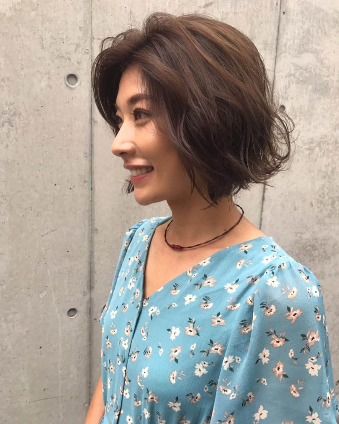 西谷綾子のインスタグラム：「✴︎ @takada_koh # @regilo_omotesando  高田さんのお任せ🤗✨ #ヘアカラーチェンジ #シウォンブランジュ  私もいつもこんな風に アレンジ出来たら良いのにな〜😂💓 ・ #ボブ #ボブヘアー #カラーチェンジ #regilo #レジーロ #表参道 #青山 #表参道美容室 #美容室 #ヘアカラー #アッシュ #hair #haircolor #haircolor #トリートメント #ツヤツヤ #サラサラ #オススメ #お気に入り #周りの友達たちも高田さんに #💇」
