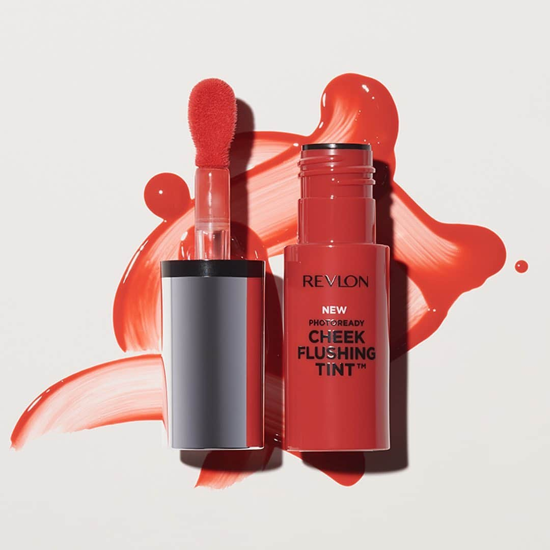 Revlonさんのインスタグラム写真 - (RevlonInstagram)「Splish, splash 💦  Bathe your cheeks in the liquid glow of NEW #PhotoReady Cheek Flushing Tint for a natural-looking wink of color (Posey)  #blush #summermakeup #motd」7月4日 8時05分 - revlon