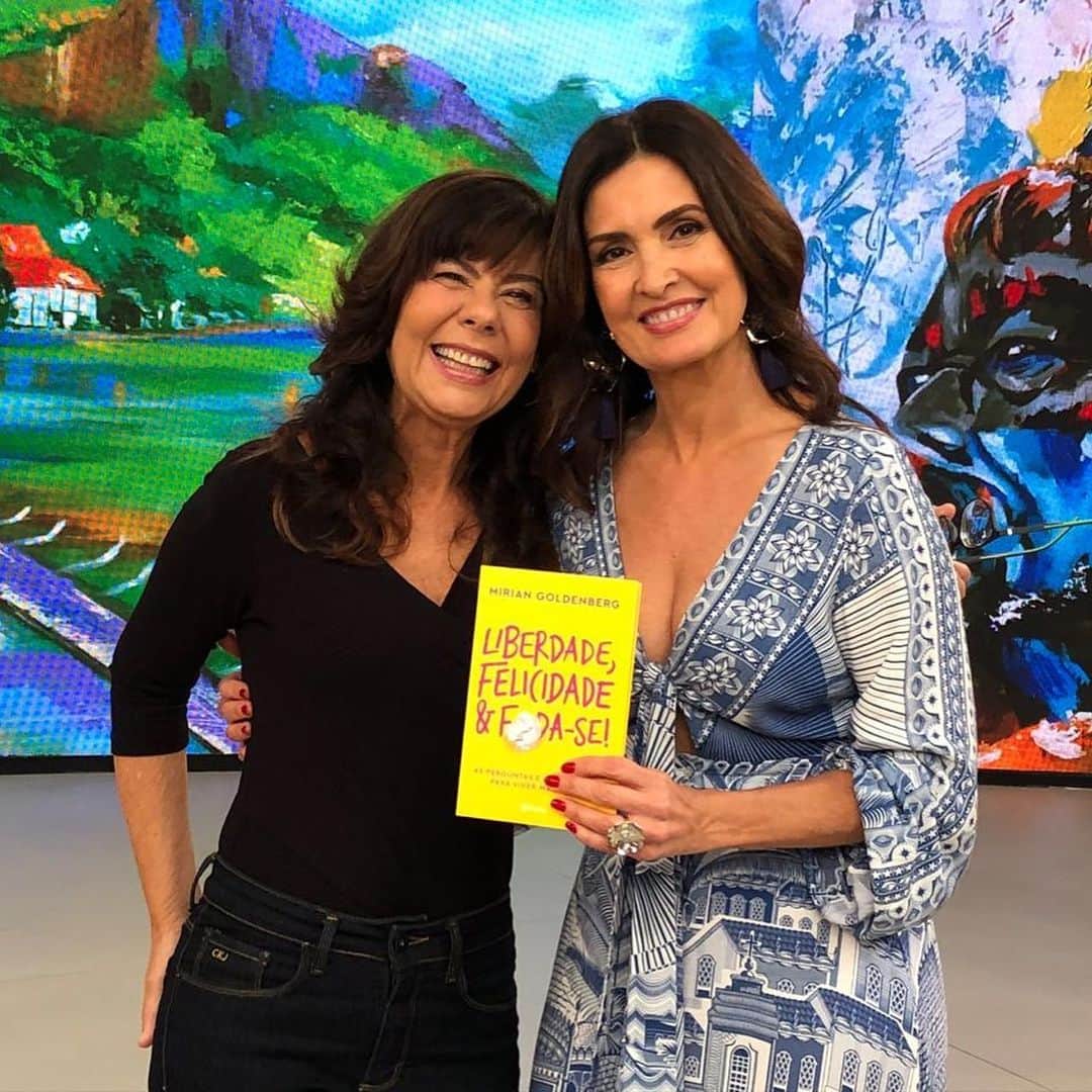 ファチマ・ベルナルデスさんのインスタグラム写真 - (ファチマ・ベルナルデスInstagram)「Que sorte a minha. Num mesmo #encontrocomfatima receber duas mulheres incríveis pra falar dos livros que acabaram de lançar. @susananaspolini contou sua vitória sobre o câncer e como o otimismo e a fé foram fundamentais. E @miriangoldenberg apresentou uma nova pesquisa em que relaciona felicidade com liberdade. E garante que isso é muito mais possivel depois dos 50. #euescolhoserfeliz #liberdade,felicidadeef&da-se!」7月4日 8時19分 - fatimabernardes