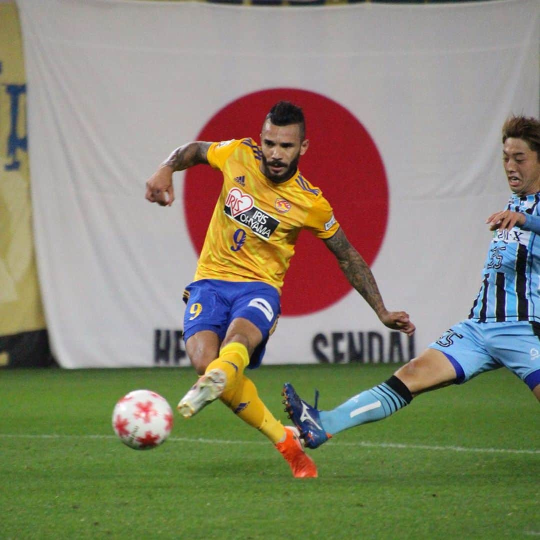 ベガルタ仙台さんのインスタグラム写真 - (ベガルタ仙台Instagram)「7月3日 天皇杯 2回戦 FC大阪戦 4-1で勝利しました！熱い応援ありがとうございました！ #ベガルタ仙台 #仙台 #サッカー #Jリーグ #2019シーズン #スローガン #ReVolution #天皇杯 #ハモンロペス #9番 #ユアテックスタジアム仙台 #ユアスタ #FC大阪」7月4日 9時20分 - vegaltasendai