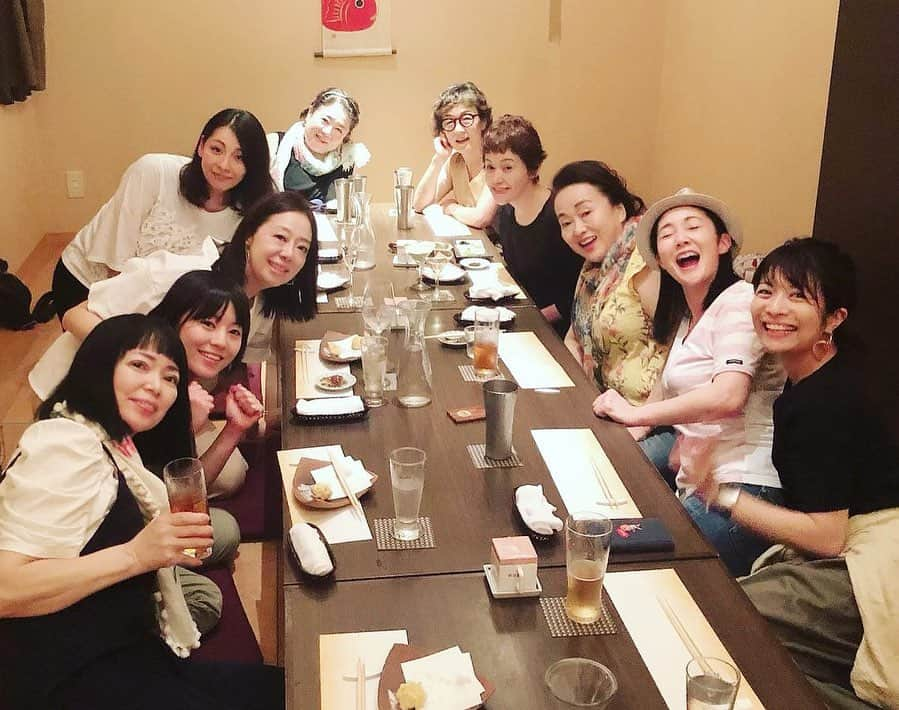 三倉茉奈さんのインスタグラム写真 - (三倉茉奈Instagram)「昨日は三婆女子会！ 大竹しのぶさん、渡辺えりさん、キムラ緑子さんはじめ女性出演者10人みんな集合！大阪ではなかなかスケジュールが合わなくて…博多でやっと実現！嬉しかったー。美味しかった✨ご馳走さまでした！✨✨ さぁあと少し！よろしくお願い致します。 今日は2回！頑張ります。 #舞台 #三婆 #博多座 #女子会 #にし川」7月4日 9時21分 - mana_mikura_official