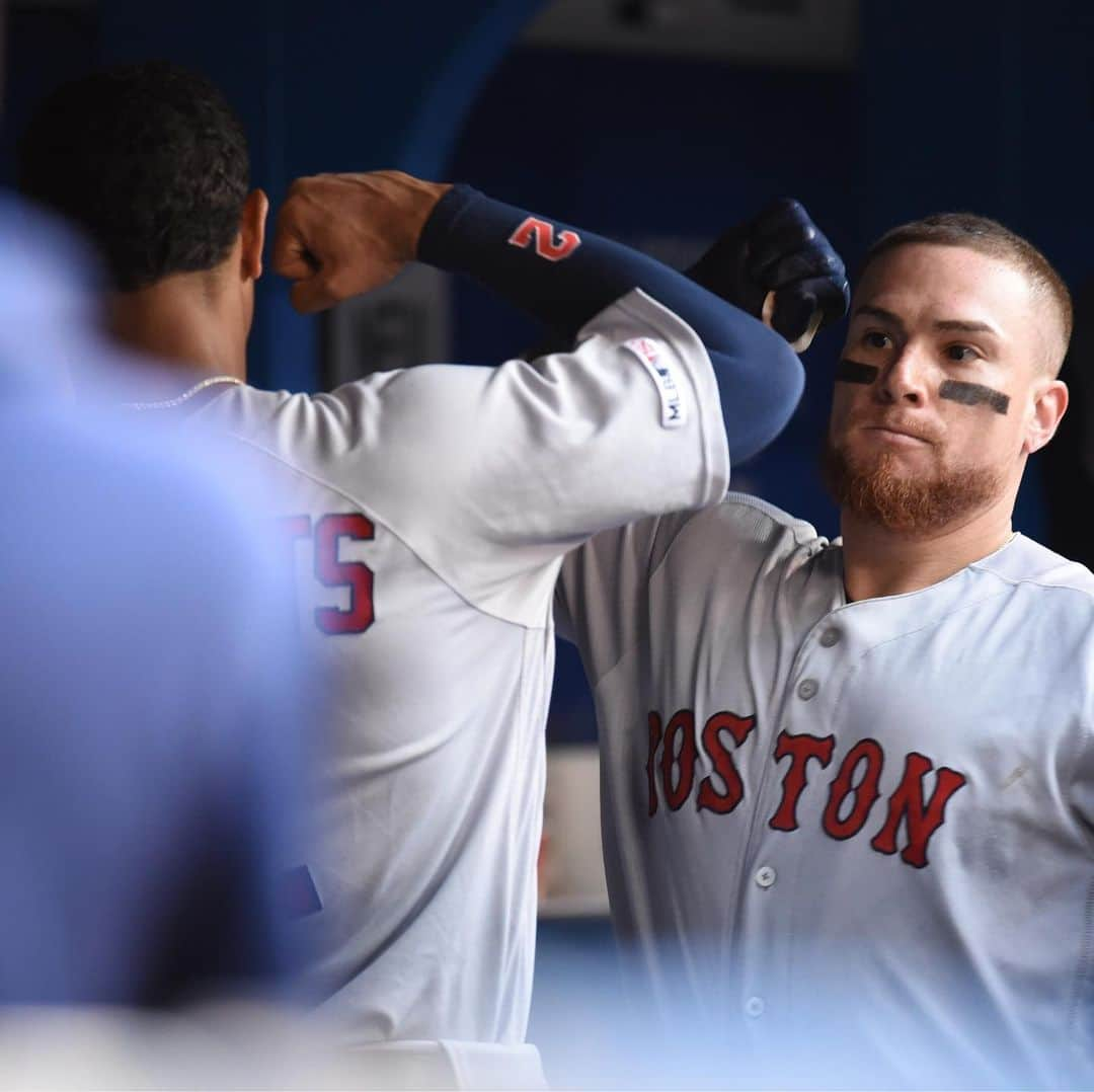 ボストン・レッドソックスさんのインスタグラム写真 - (ボストン・レッドソックスInstagram)「Vazquez does it again! 👏」7月4日 9時39分 - redsox