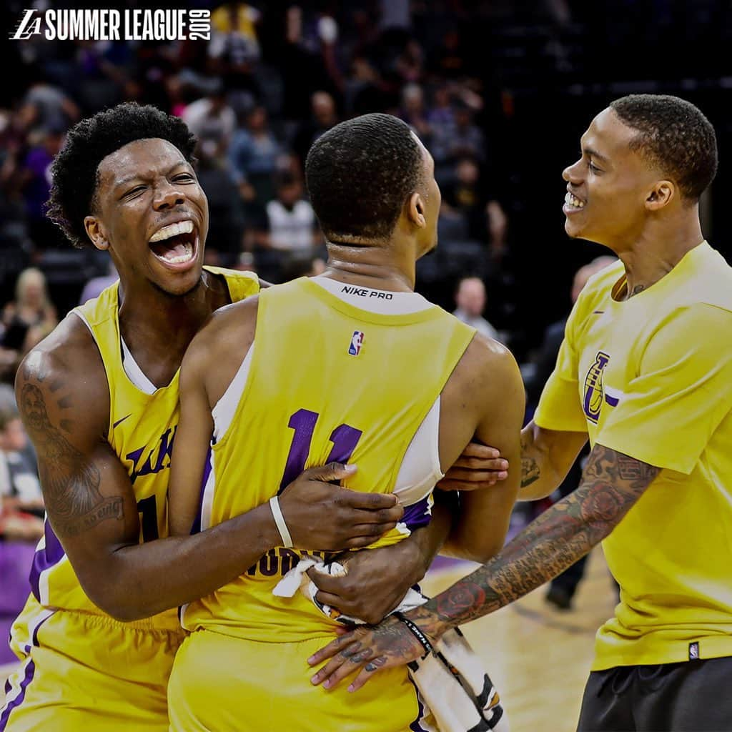 Los Angeles Lakersさんのインスタグラム写真 - (Los Angeles LakersInstagram)「The new kid’s got the clutch gene 🧬  @zack_zack22 with the #LakersSummer game-winner!」7月4日 9時45分 - lakers