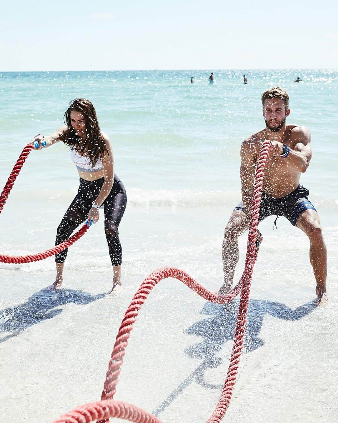 ショーン・ブースさんのインスタグラム写真 - (ショーン・ブースInstagram)「🎶I whip you whip we whip🎶 . Some casual beach battle rope action at #movementbymichelobultra」7月4日 10時07分 - shawn_booth18